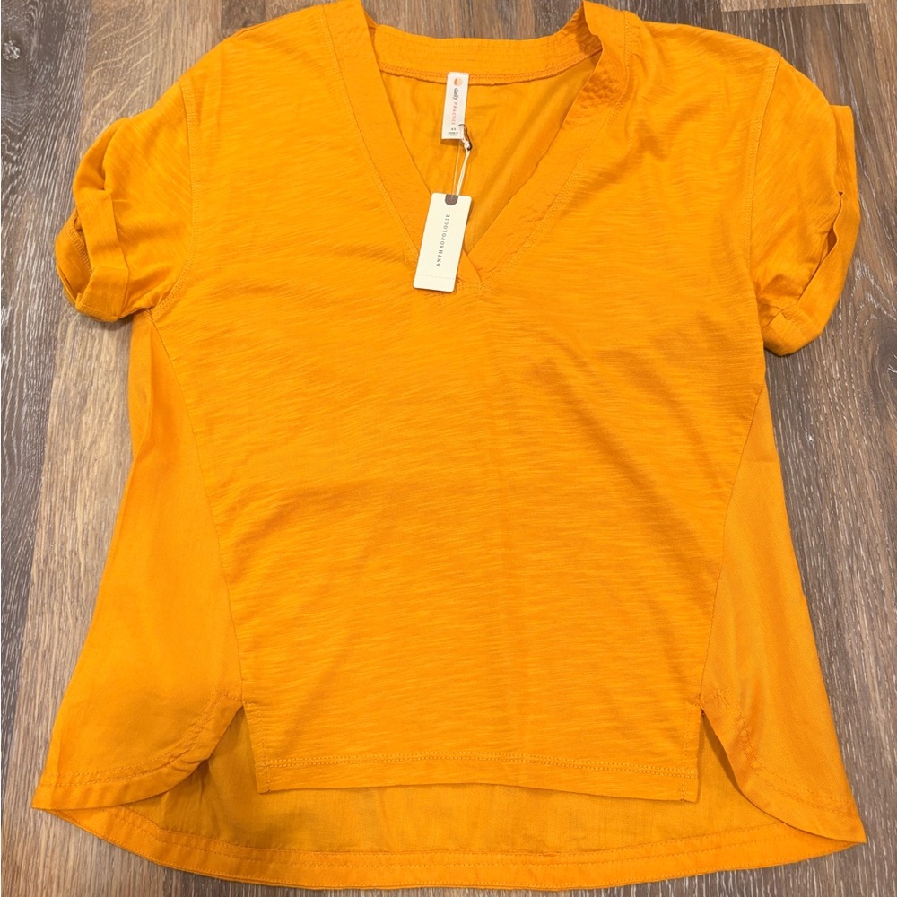 Anthropology daily practice V-Neck Short Sleeve Tee in Mustard